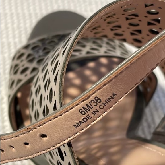 Vince Camuto high heels shoes, size 6M, new with tag. - Picture 4 of 12